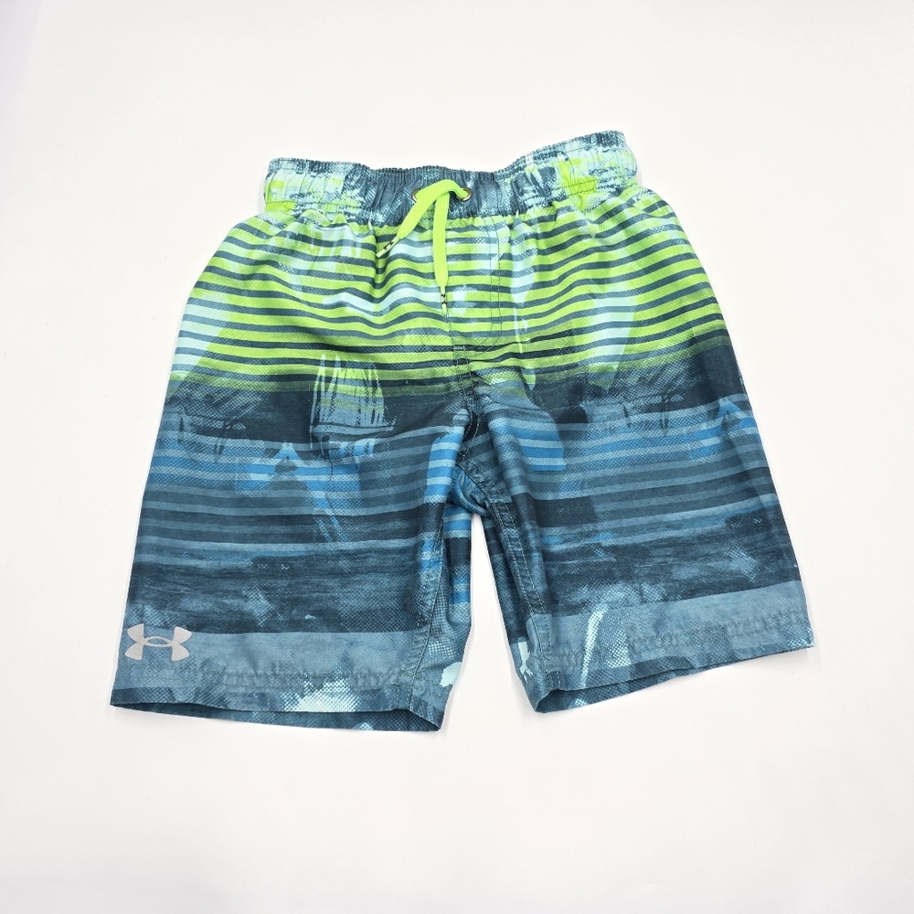 Under Armour boys' swim trunks size S